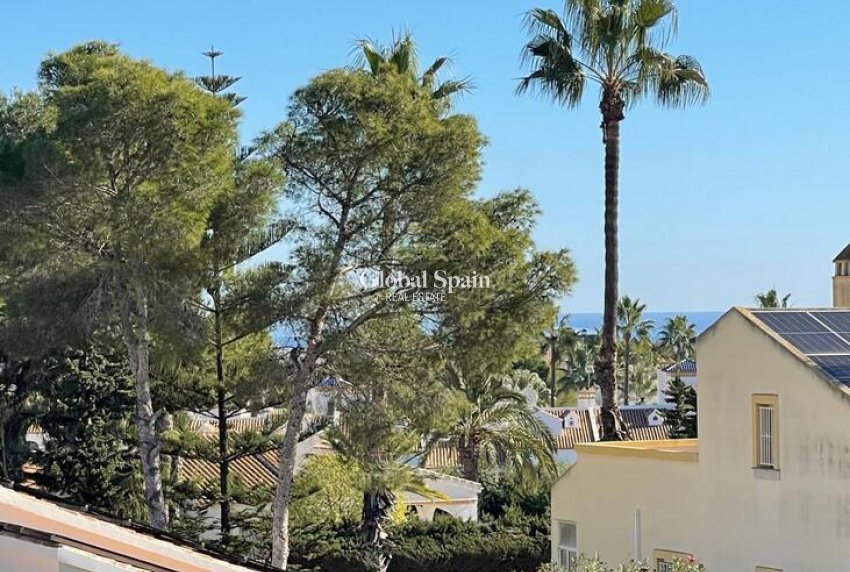 Wederverkoop - VILLA -
VILLAMARTÍN - Costa Blanca