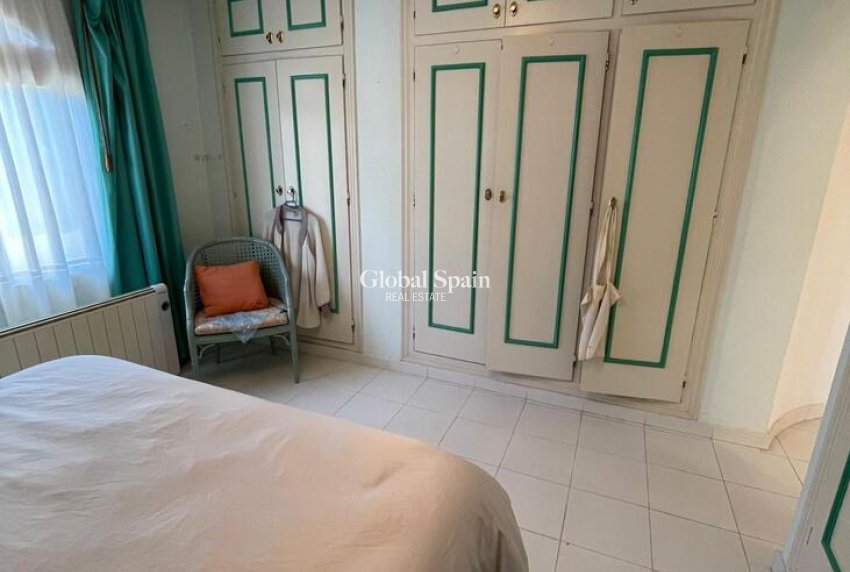 Wederverkoop - VILLA -
VILLAMARTÍN - Costa Blanca