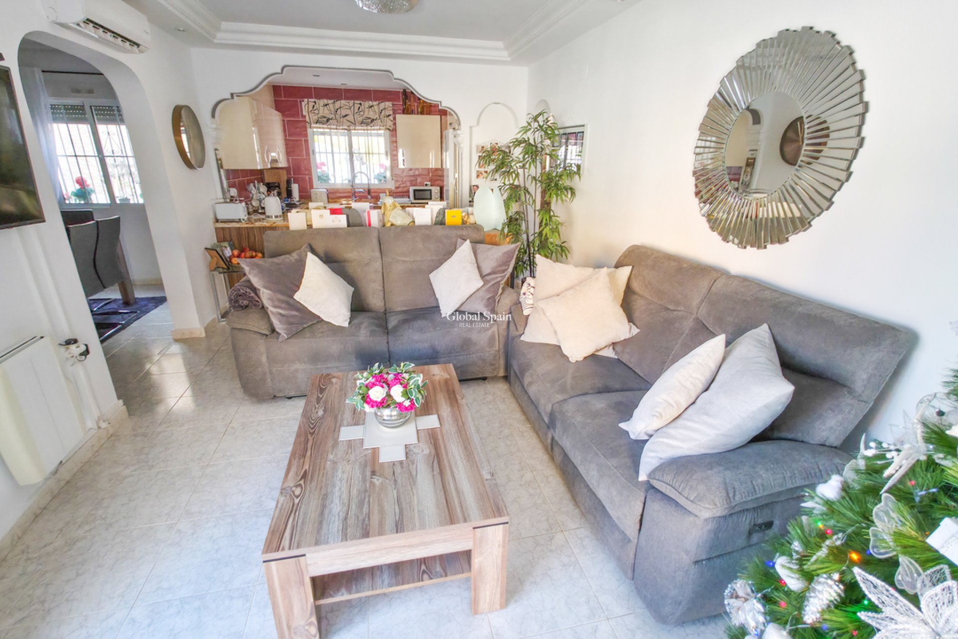 Wederverkoop - VILLA -
VILLAMARTÍN - Costa Blanca