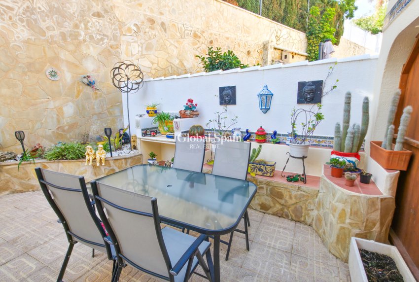 Wederverkoop - VILLA -
VILLAMARTÍN - Costa Blanca