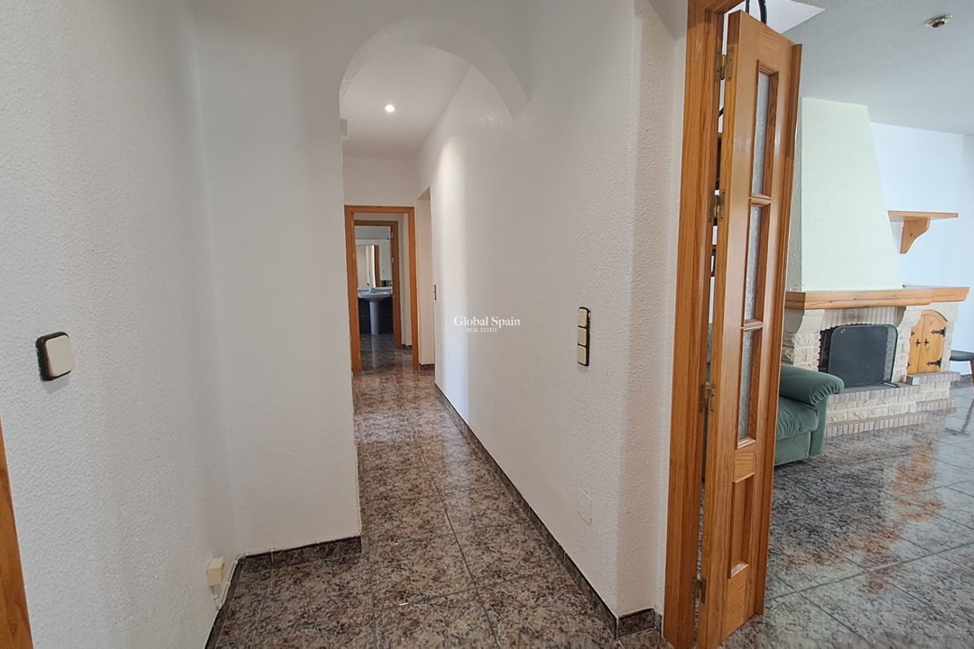 Wederverkoop - VILLA -
VILLAMARTÍN - Costa Blanca