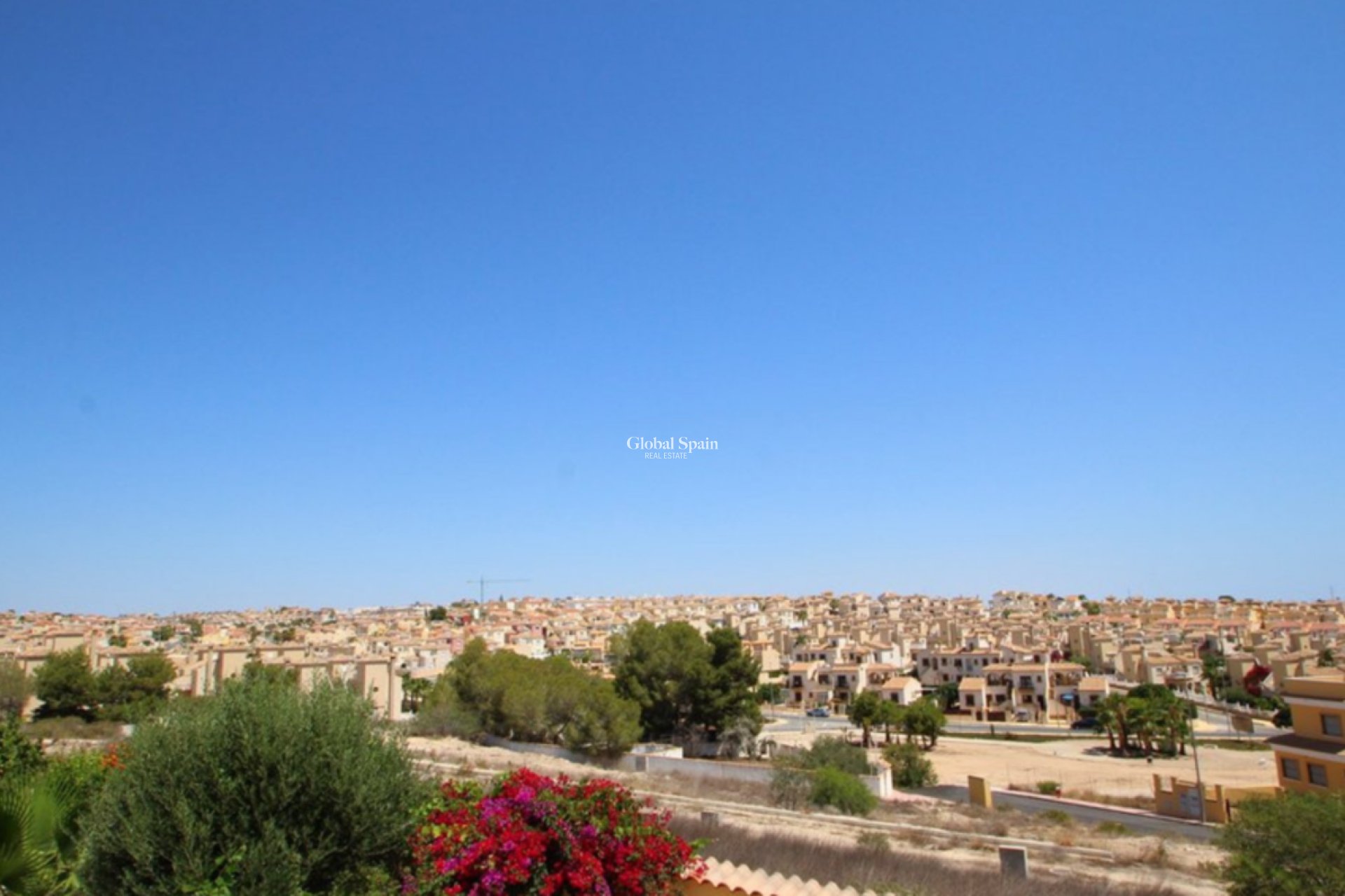 Wederverkoop - VILLA -
VILLAMARTÍN - Costa Blanca