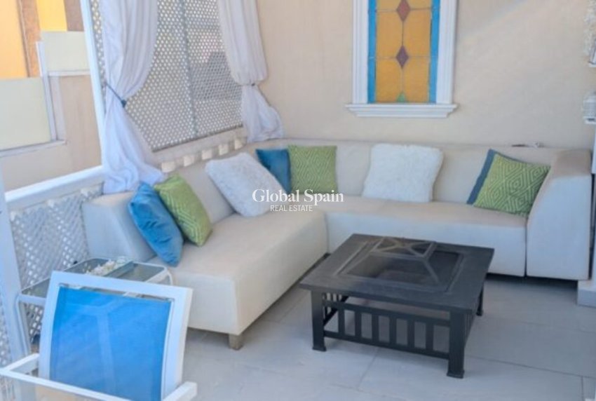 Wederverkoop - VILLA -
VILLAMARTÍN - Costa Blanca