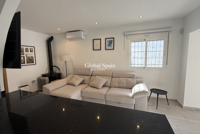 Wederverkoop - VILLA -
VILLAMARTÍN - Costa Blanca