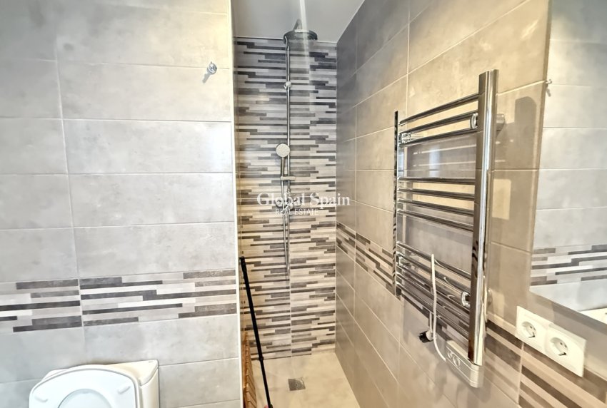 Wederverkoop - VILLA -
VILLAMARTÍN - Costa Blanca