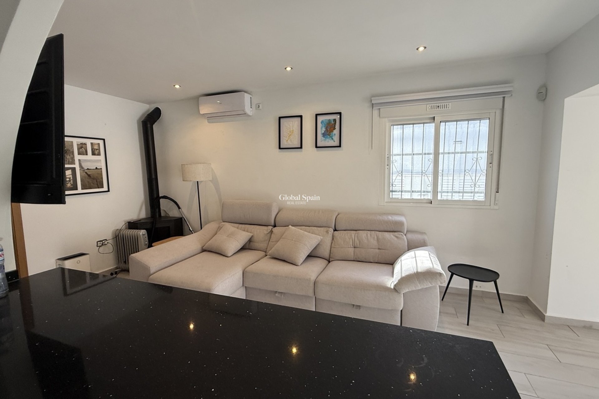 Wederverkoop - VILLA -
VILLAMARTÍN - Costa Blanca