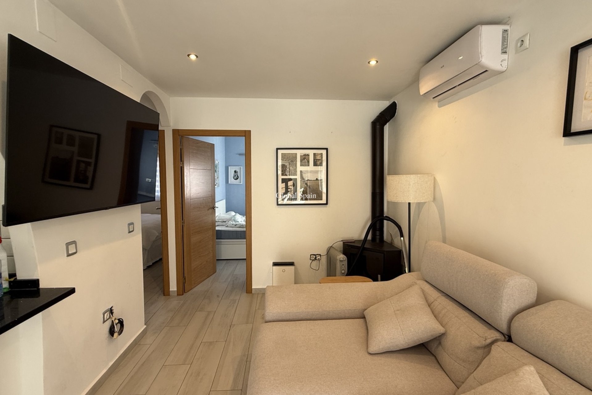 Wederverkoop - VILLA -
VILLAMARTÍN - Costa Blanca