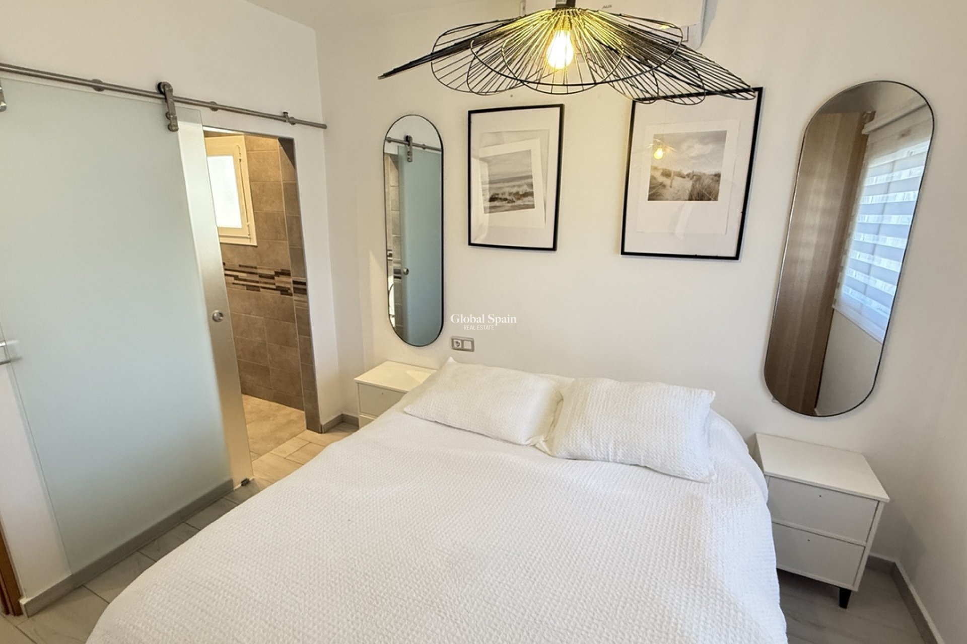 Wederverkoop - VILLA -
VILLAMARTÍN - Costa Blanca