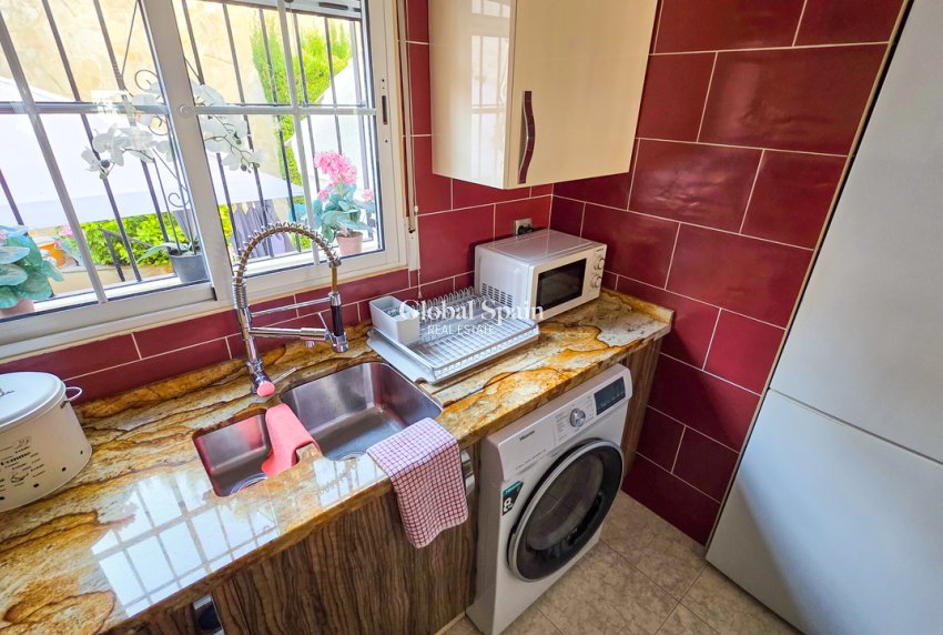 Wederverkoop - VILLA -
VILLAMARTÍN - Costa Blanca