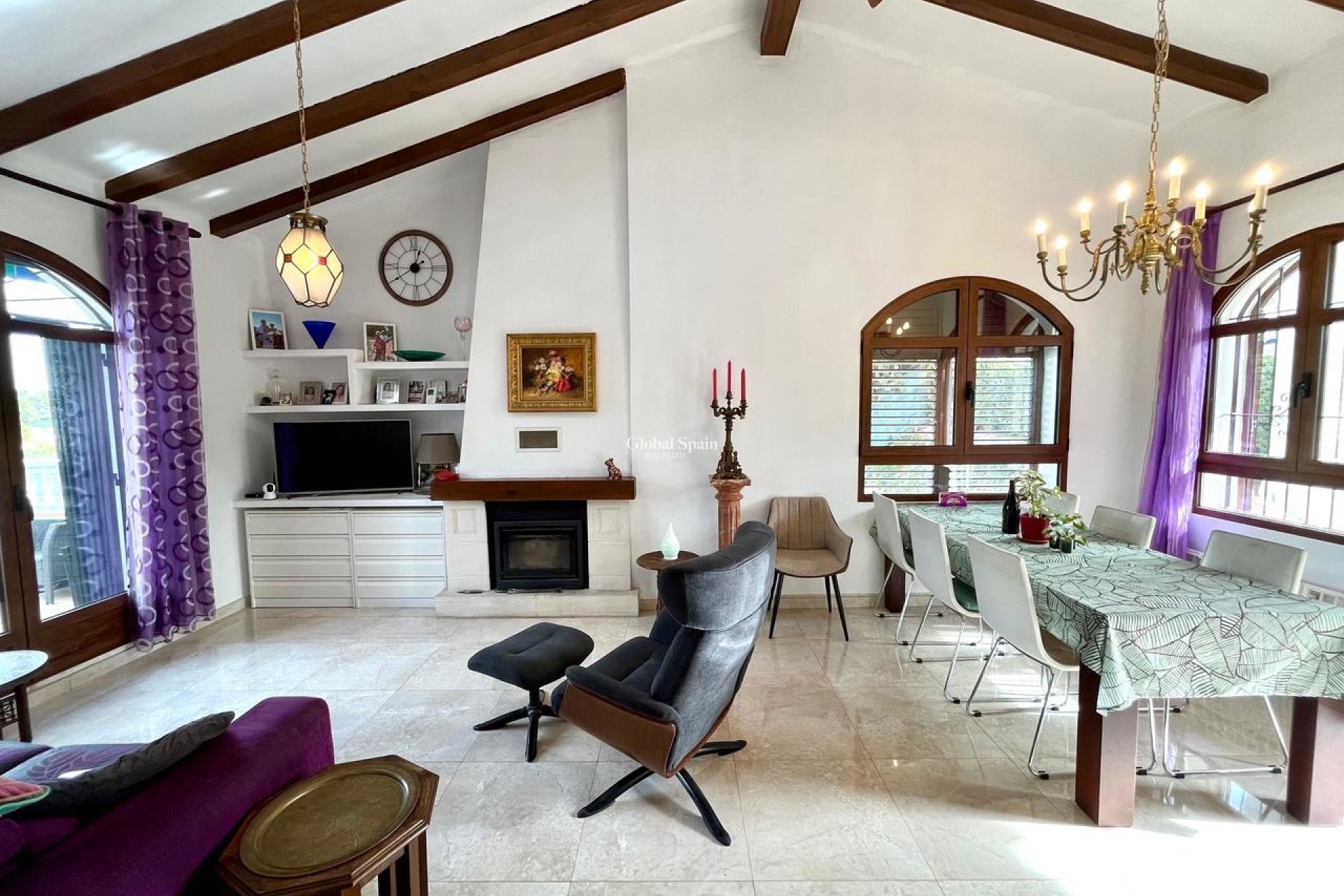 Wederverkoop - VILLA -
VILLAMARTÍN - Costa Blanca