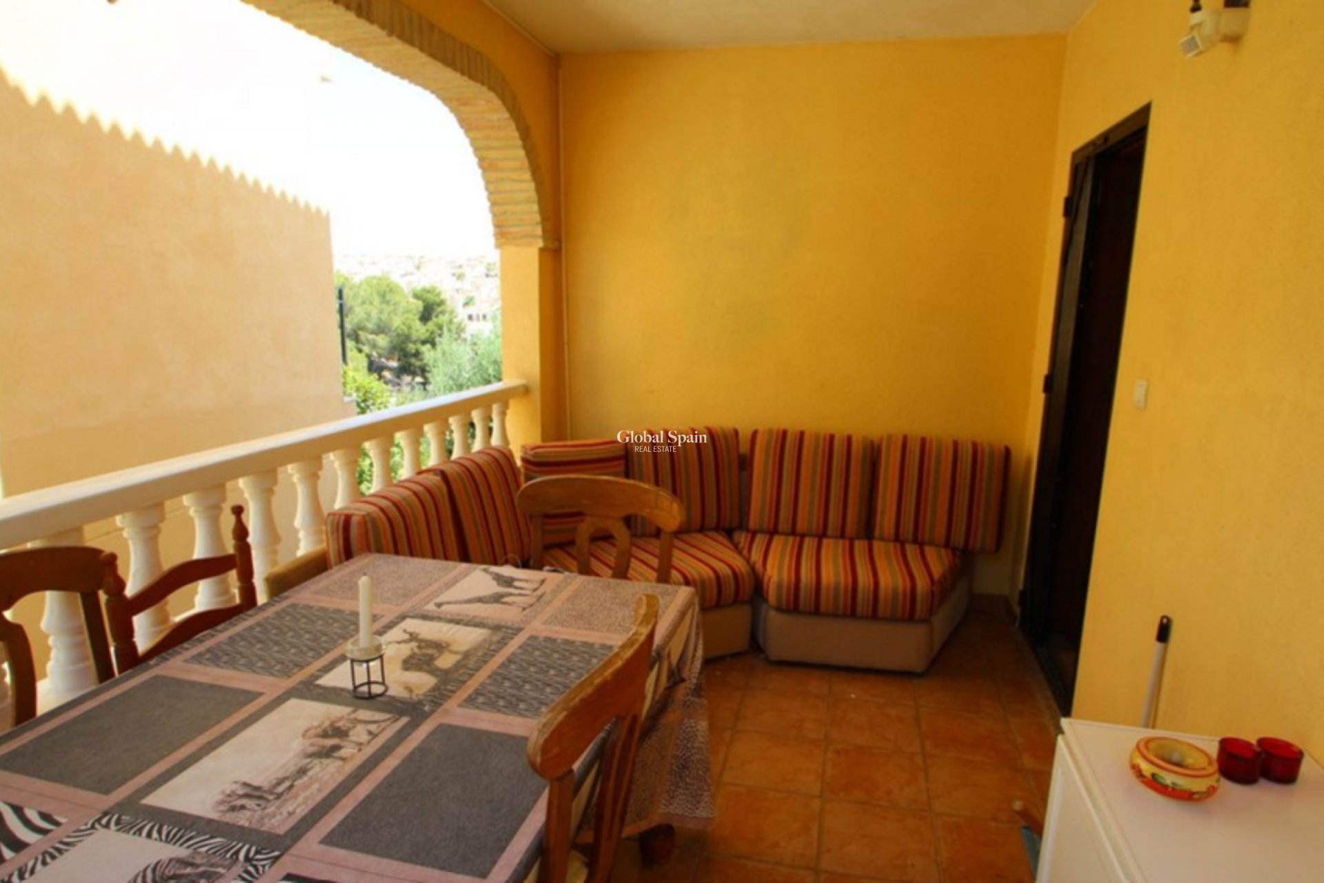 Wederverkoop - VILLA -
VILLAMARTÍN - Costa Blanca