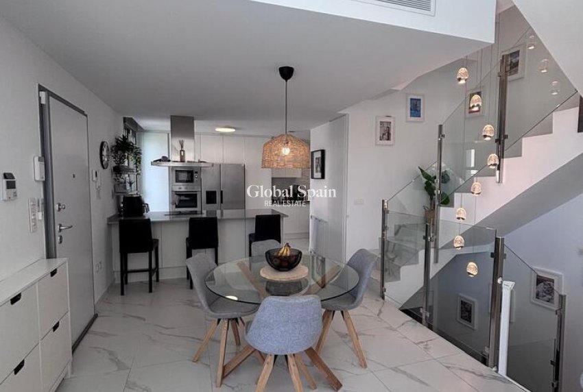 Wederverkoop - VILLA -
VILLAMARTÍN - Costa Blanca