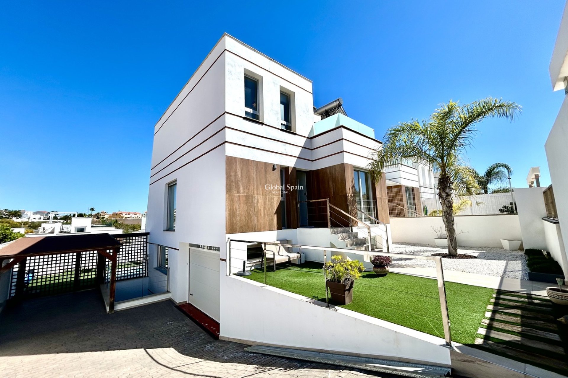 Wederverkoop - VILLA -
VILLAMARTÍN - Costa Blanca