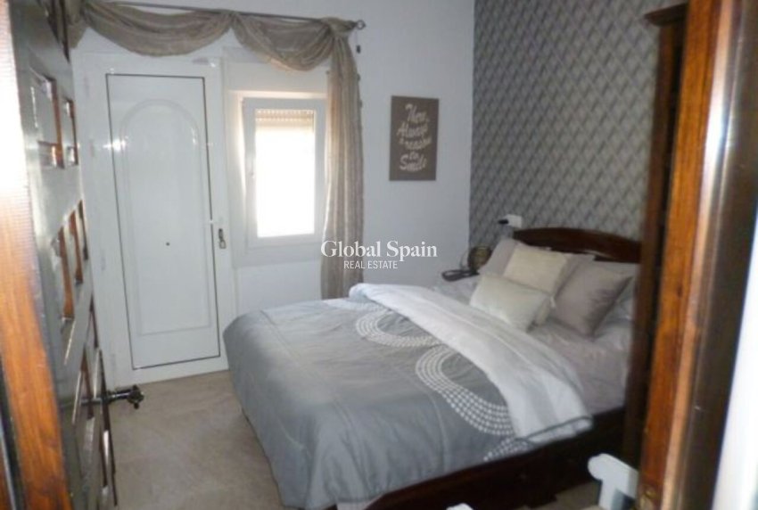 Wederverkoop - VILLA -
VILLAMARTÍN - Costa Blanca