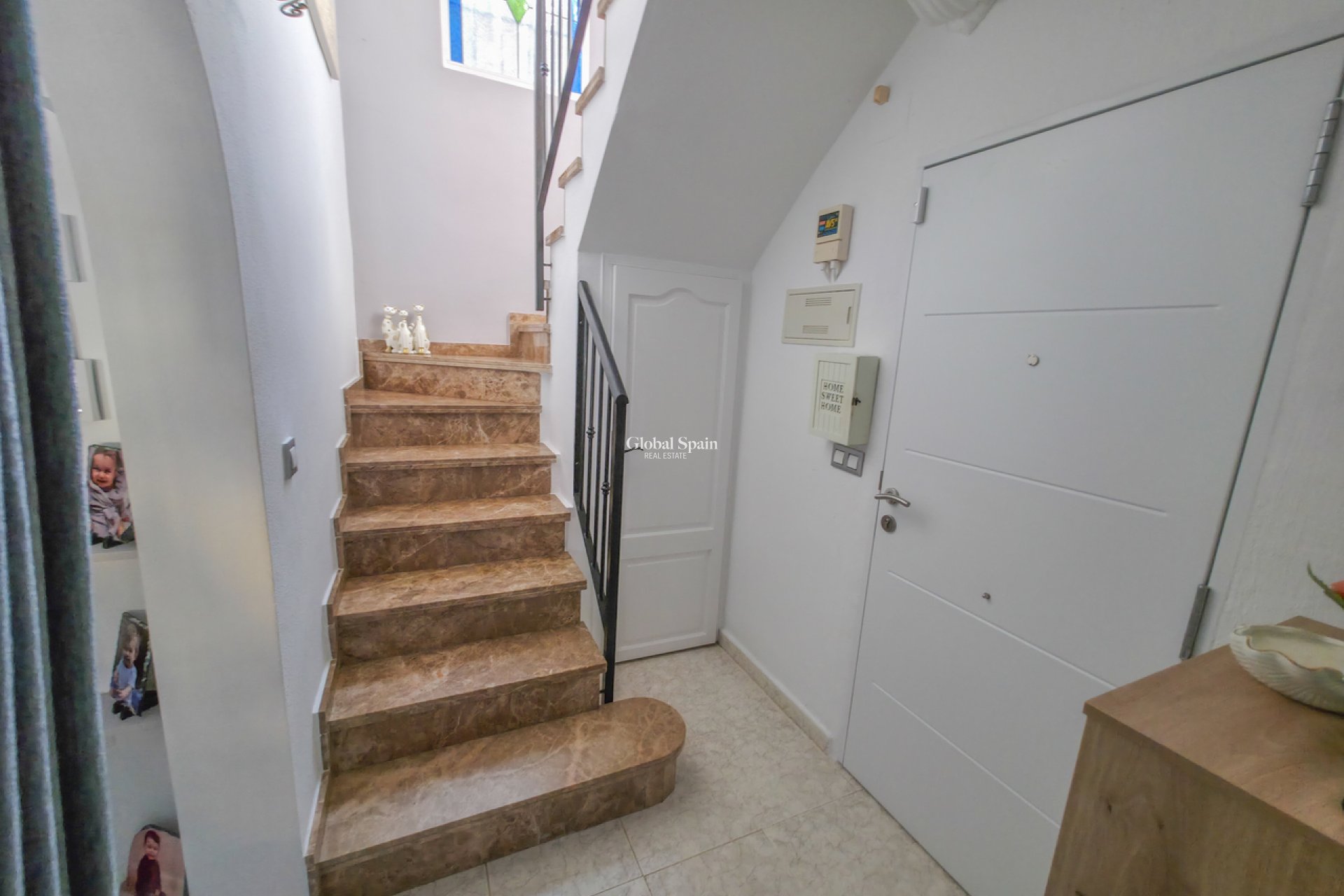Wederverkoop - VILLA -
VILLAMARTÍN - Costa Blanca