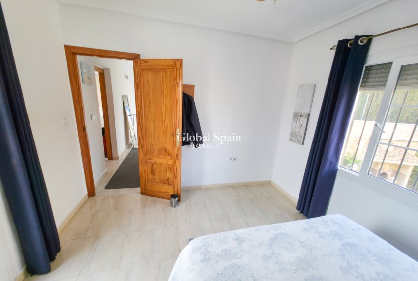 Wederverkoop - VILLA -
VILLAMARTÍN - Costa Blanca