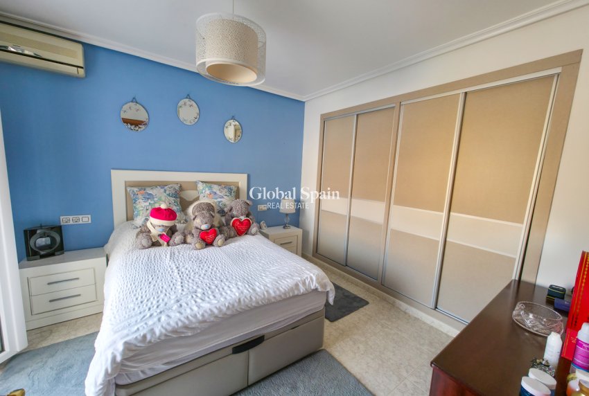 Wederverkoop - VILLA -
VILLAMARTÍN - Costa Blanca