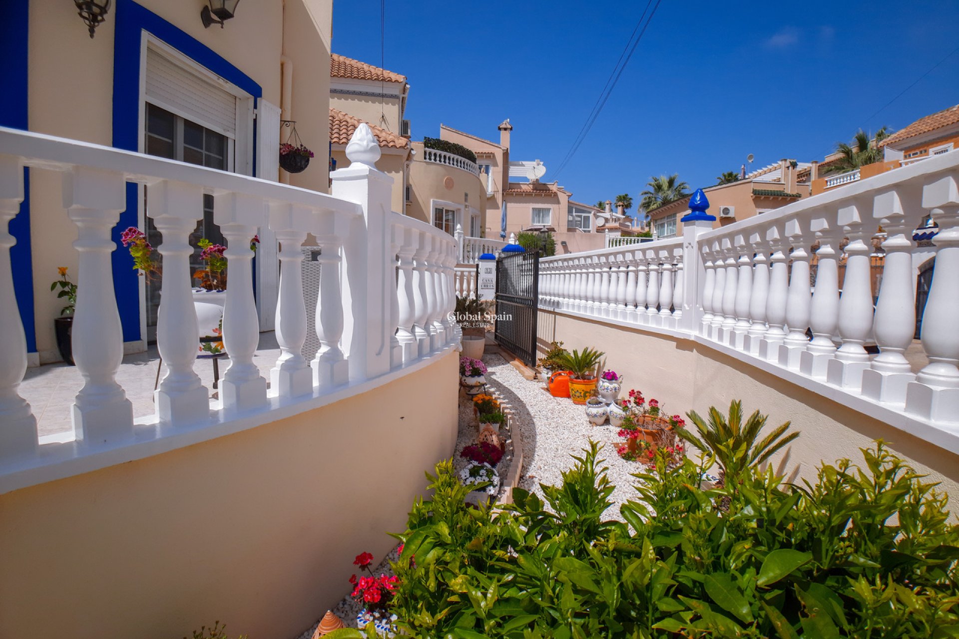 Wederverkoop - VILLA -
VILLAMARTÍN - Costa Blanca