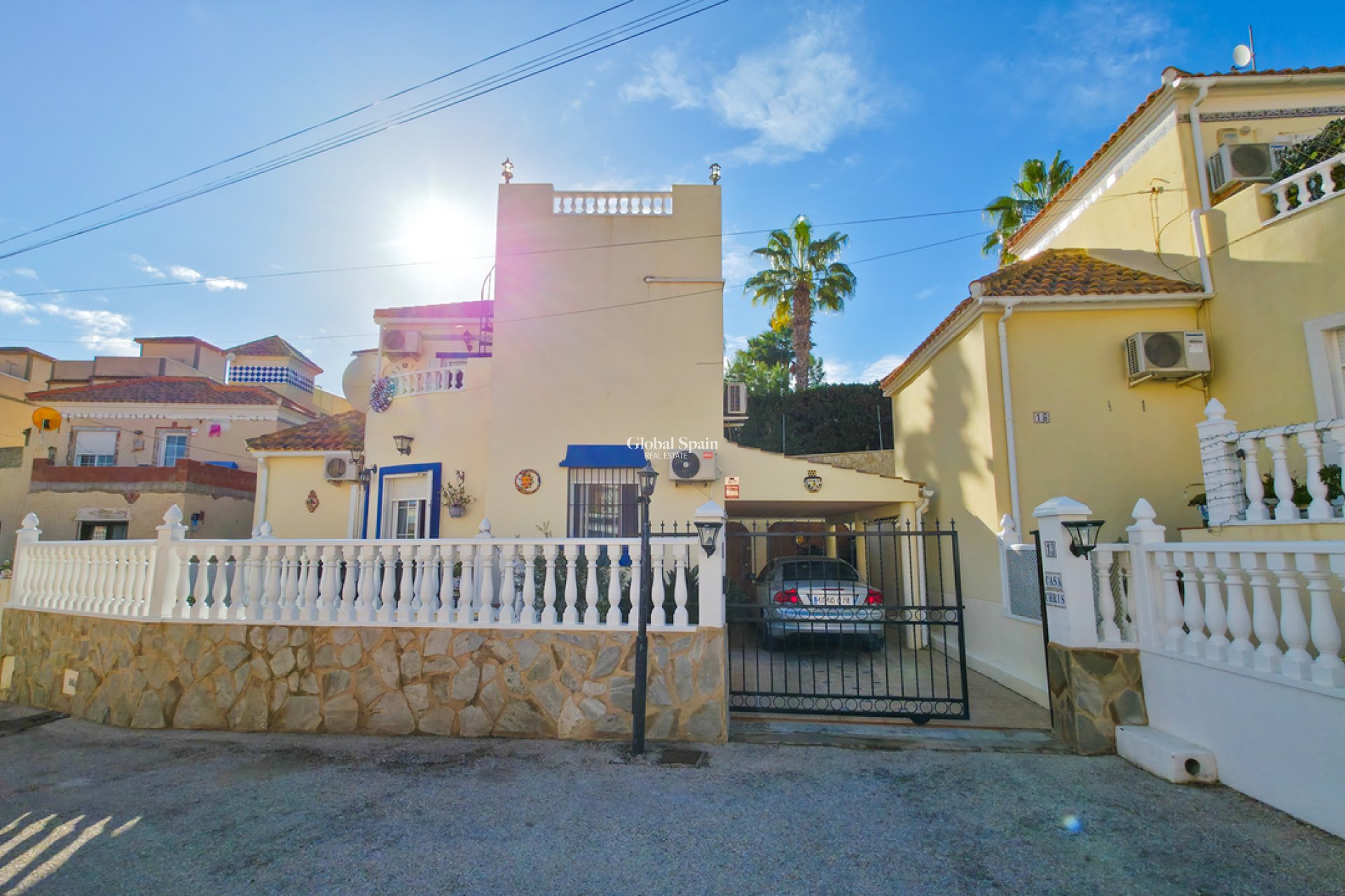Wederverkoop - VILLA -
VILLAMARTÍN - Costa Blanca