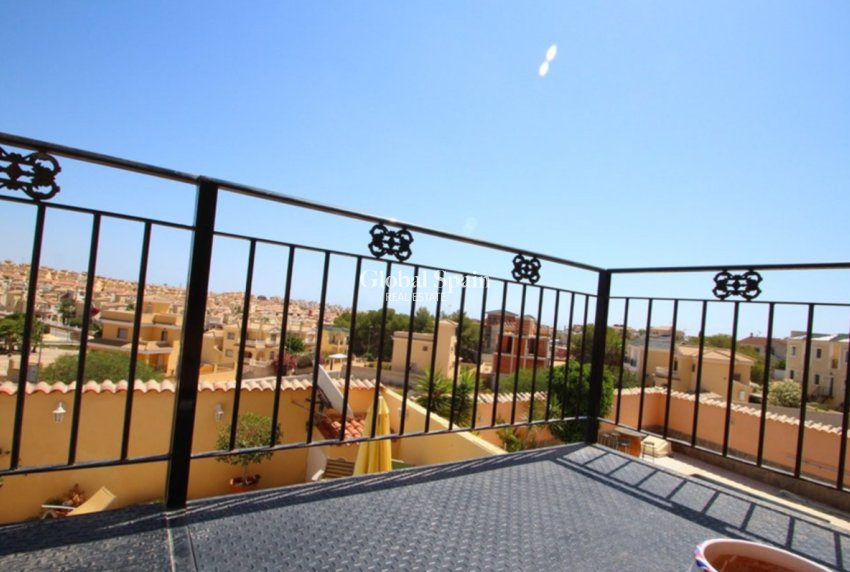 Wederverkoop - VILLA -
VILLAMARTÍN - Costa Blanca