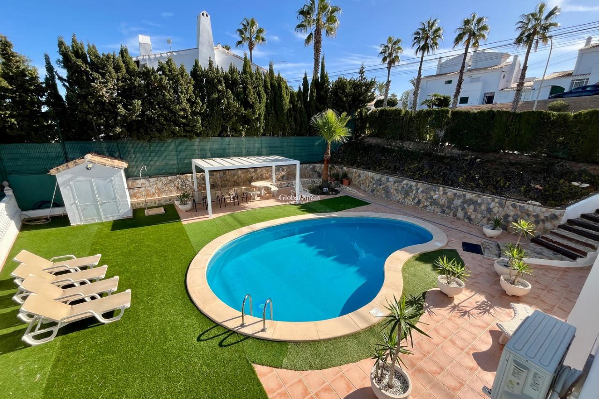 Wederverkoop - VILLA -
VILLAMARTÍN - Costa Blanca