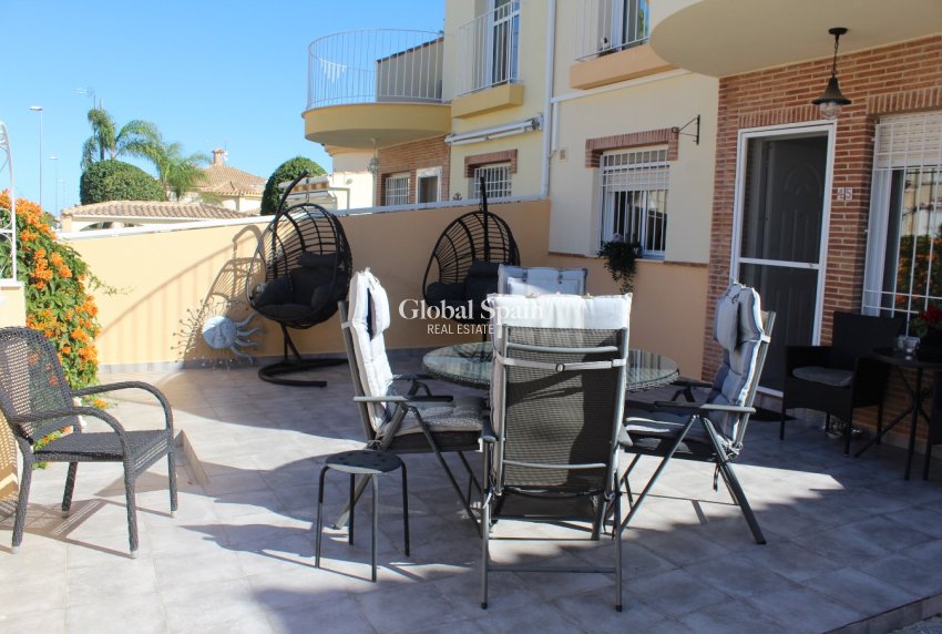 Wederverkoop - VILLA -
VILLAMARTÍN - Costa Blanca
