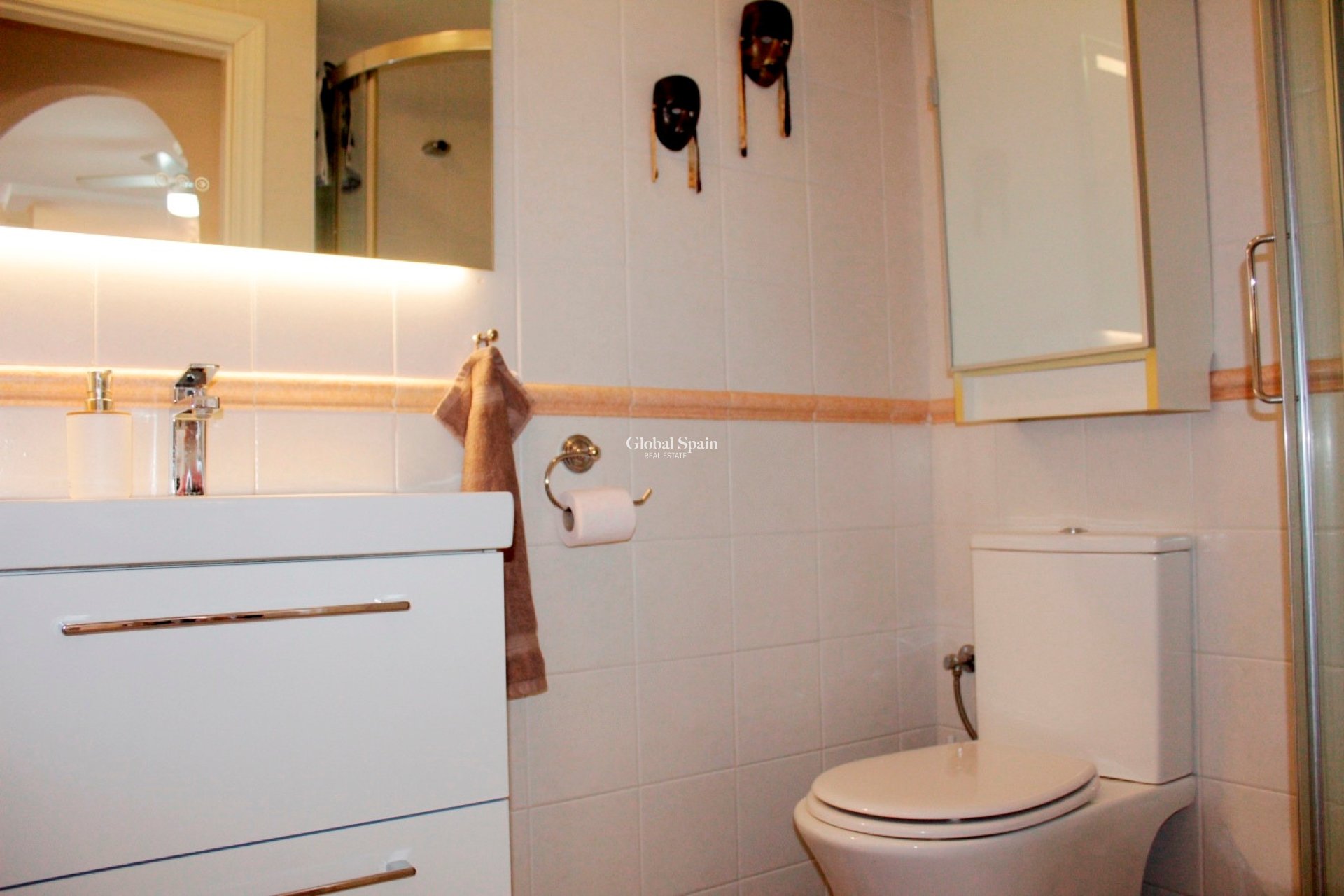 Wederverkoop - VILLA -
VILLAMARTÍN - Costa Blanca