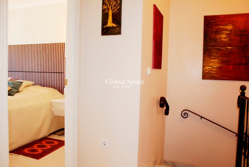 Wederverkoop - VILLA -
VILLAMARTÍN - Costa Blanca