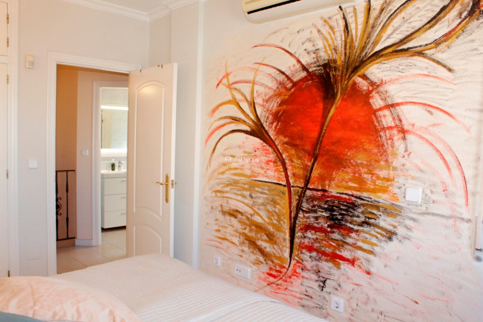 Wederverkoop - VILLA -
VILLAMARTÍN - Costa Blanca