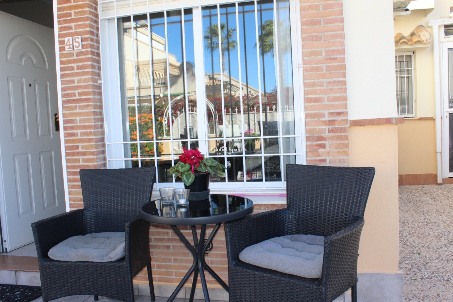 Wederverkoop - VILLA -
VILLAMARTÍN - Costa Blanca