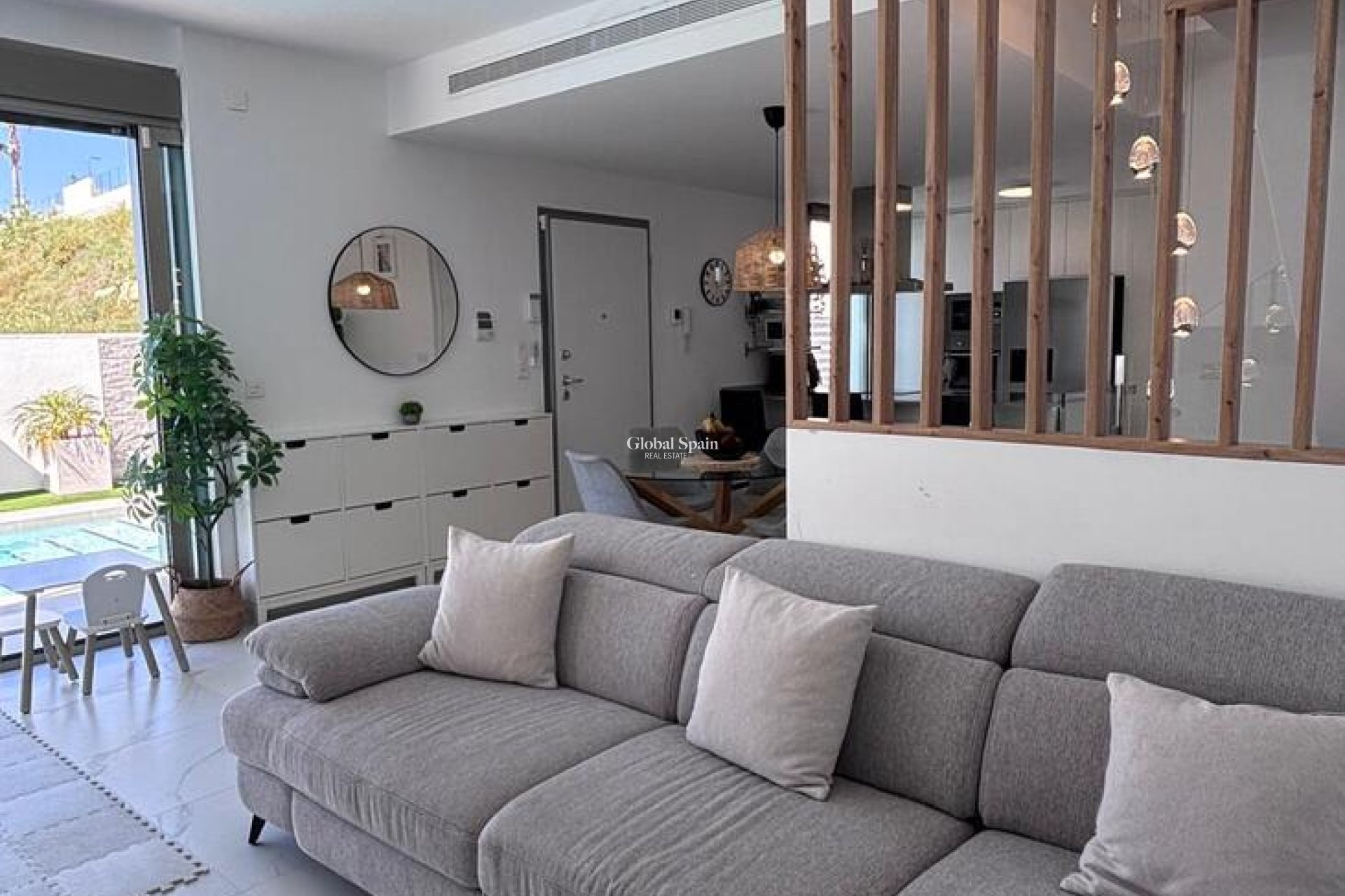 Wederverkoop - VILLA -
VILLAMARTÍN - Costa Blanca