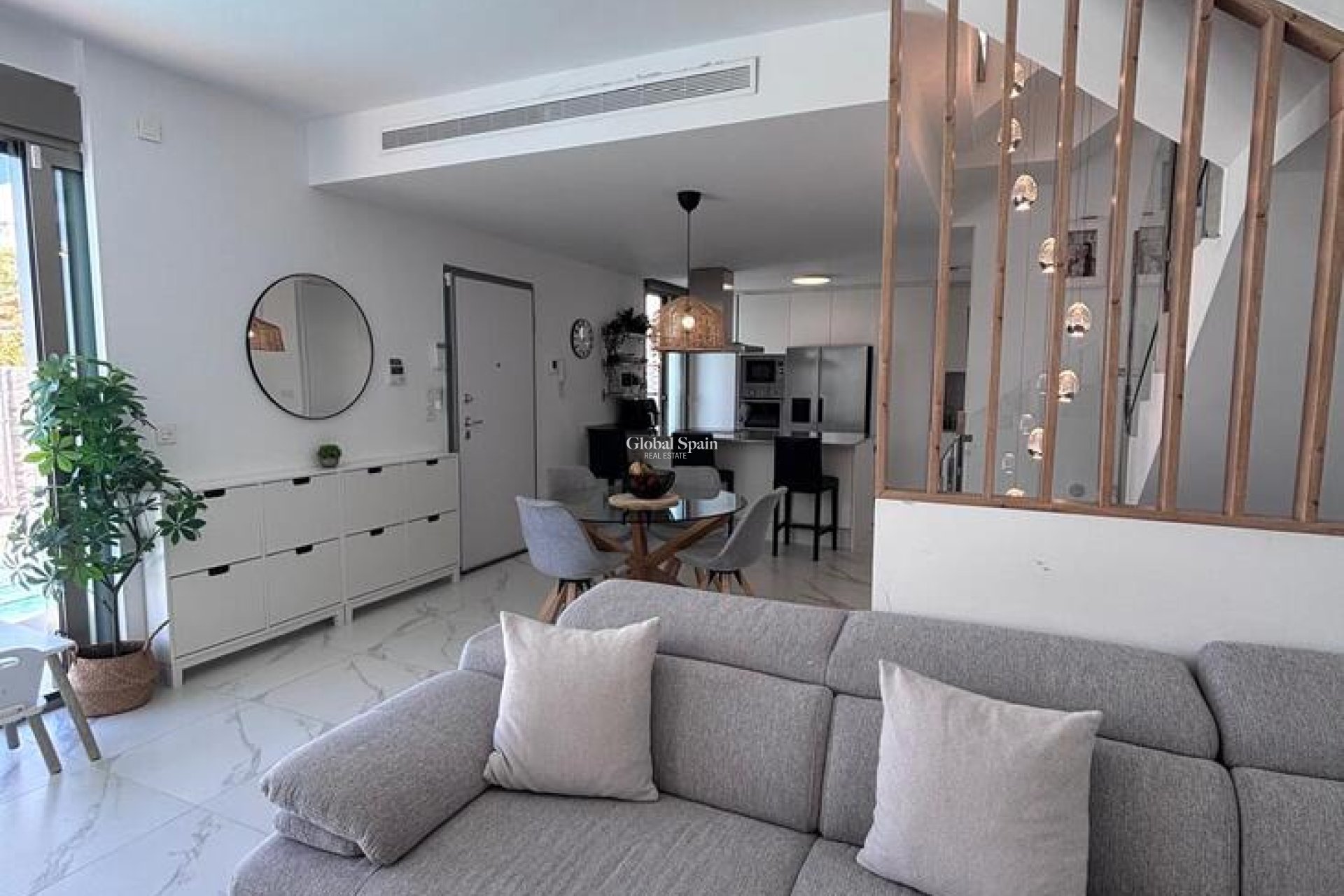 Wederverkoop - VILLA -
VILLAMARTÍN - Costa Blanca