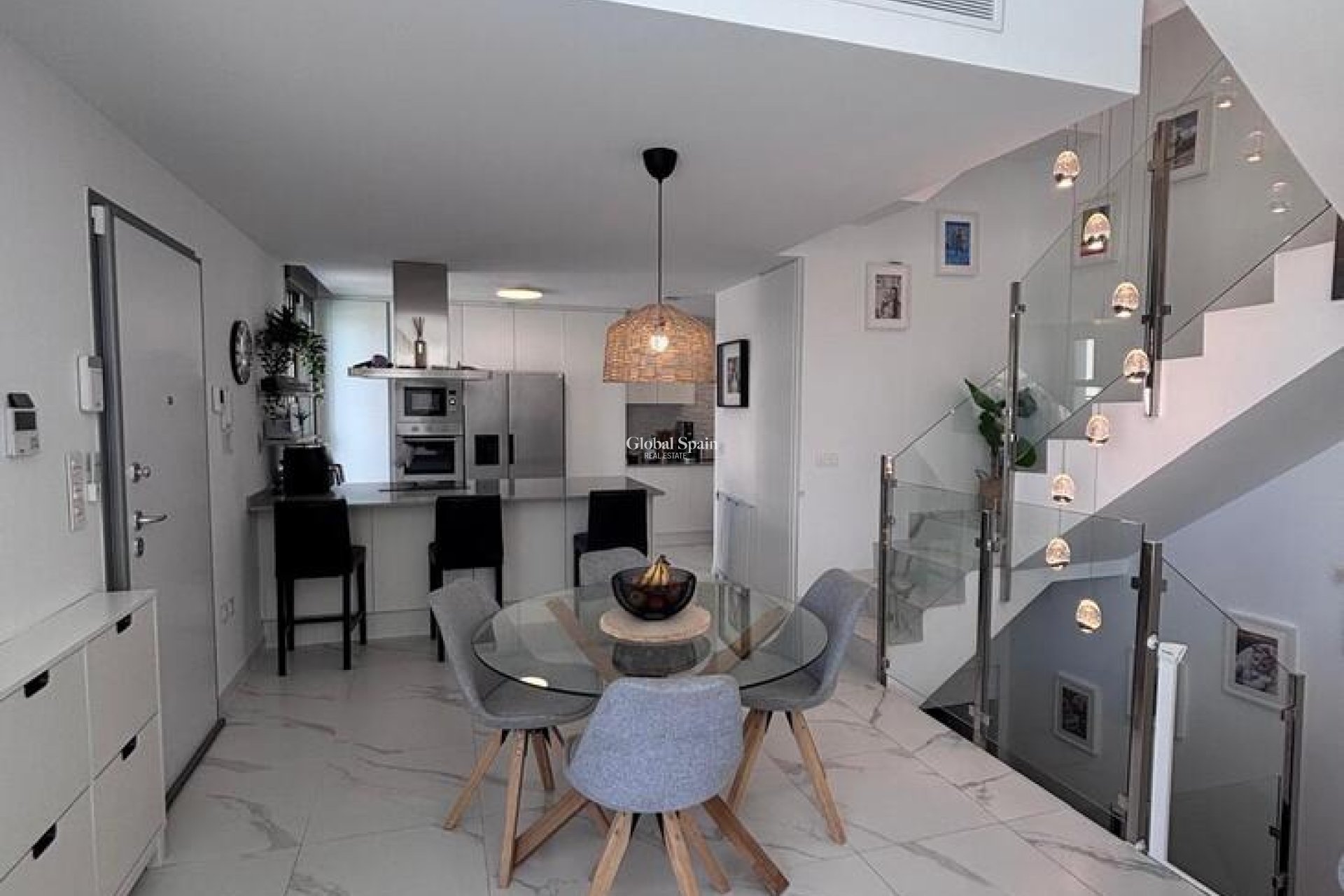 Wederverkoop - VILLA -
VILLAMARTÍN - Costa Blanca