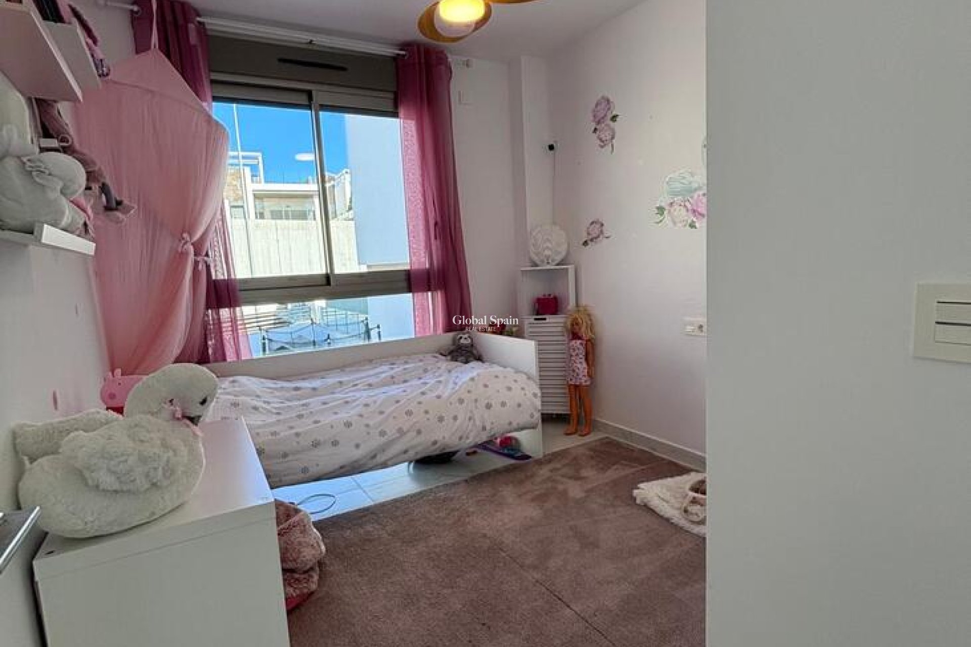 Wederverkoop - VILLA -
VILLAMARTÍN - Costa Blanca