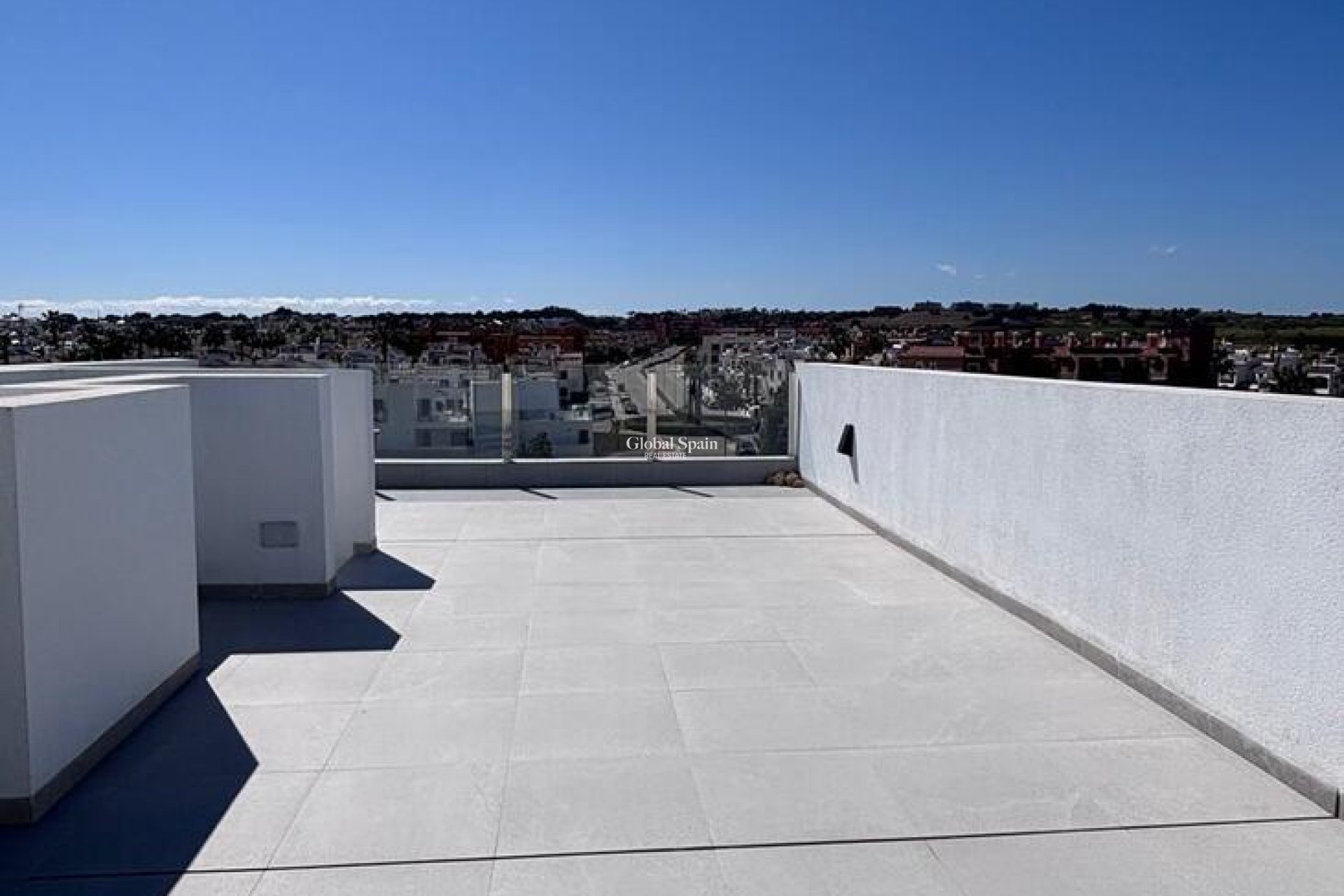 Wederverkoop - VILLA -
VILLAMARTÍN - Costa Blanca