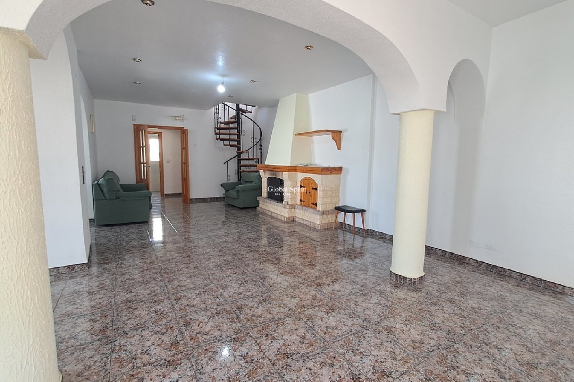 Wederverkoop - VILLA -
VILLAMARTÍN - Costa Blanca