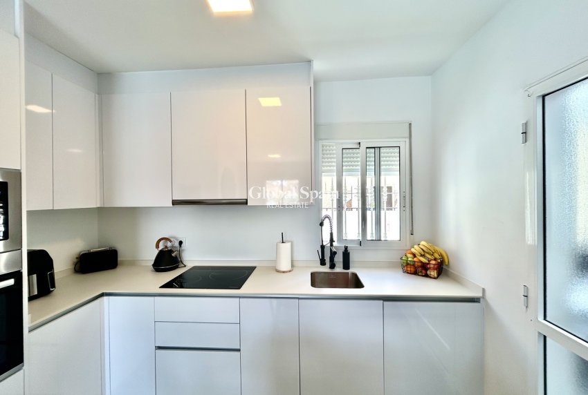 Wederverkoop - VILLA -
VILLAMARTÍN - Costa Blanca