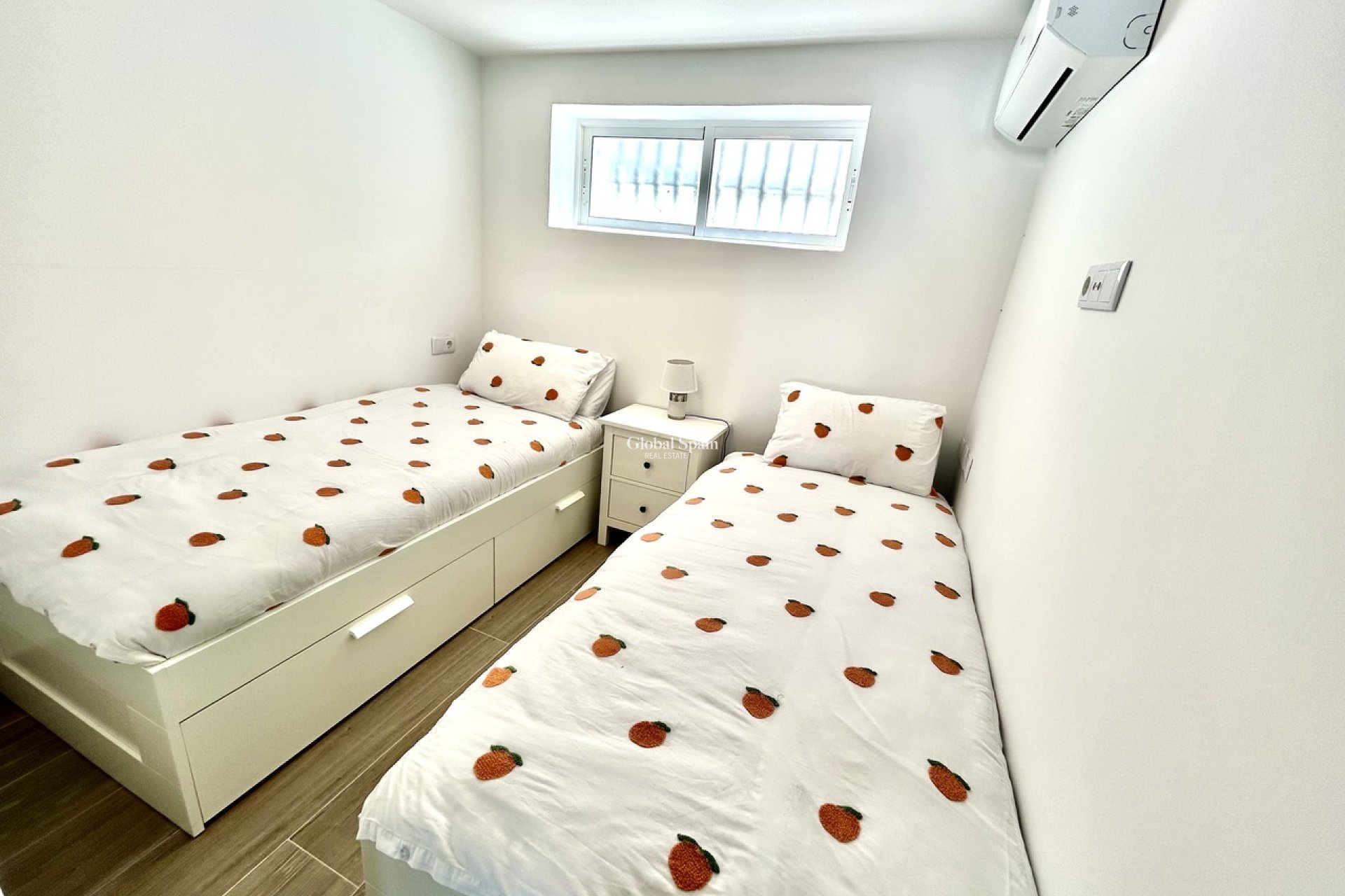 Wederverkoop - VILLA -
VILLAMARTÍN - Costa Blanca