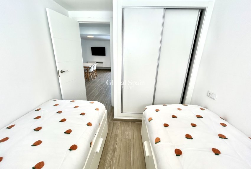 Wederverkoop - VILLA -
VILLAMARTÍN - Costa Blanca