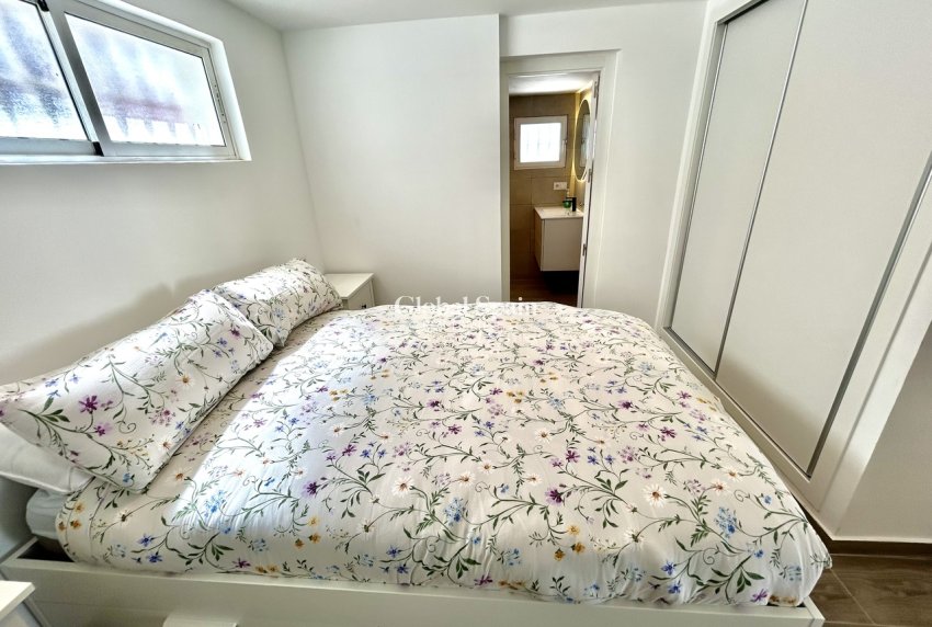 Wederverkoop - VILLA -
VILLAMARTÍN - Costa Blanca