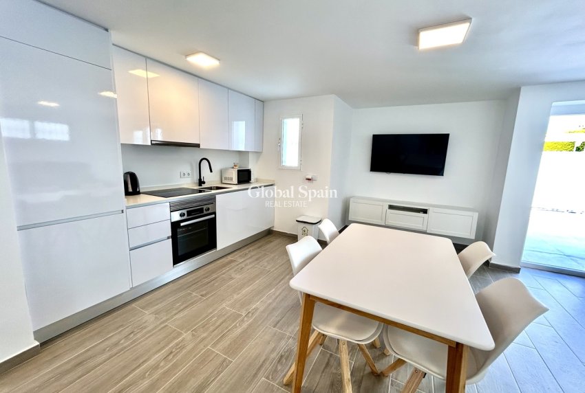 Wederverkoop - VILLA -
VILLAMARTÍN - Costa Blanca