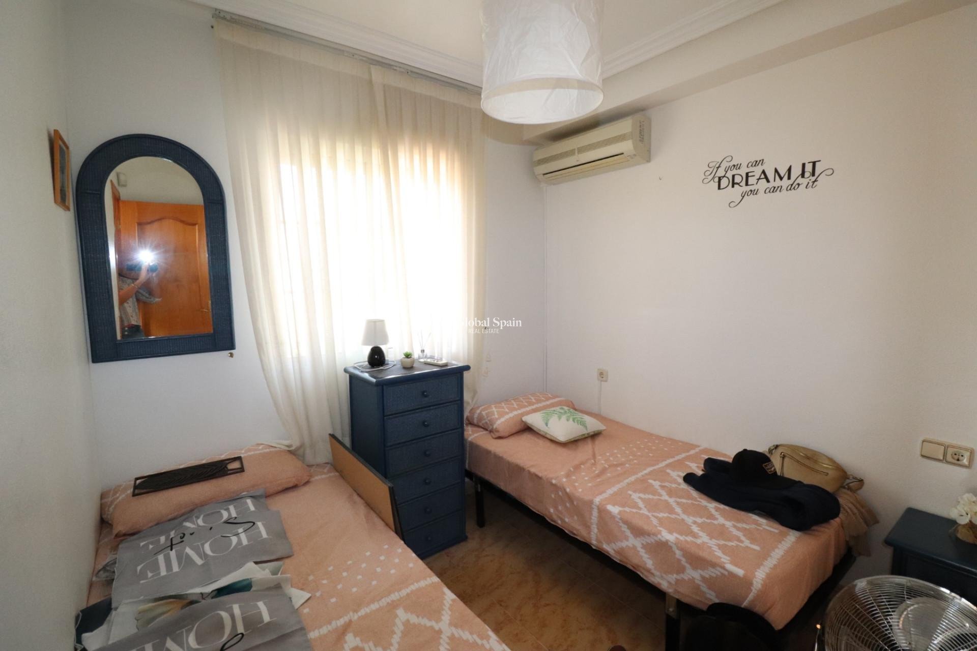 Wederverkoop - VILLA -
VILLAMARTÍN - Costa Blanca