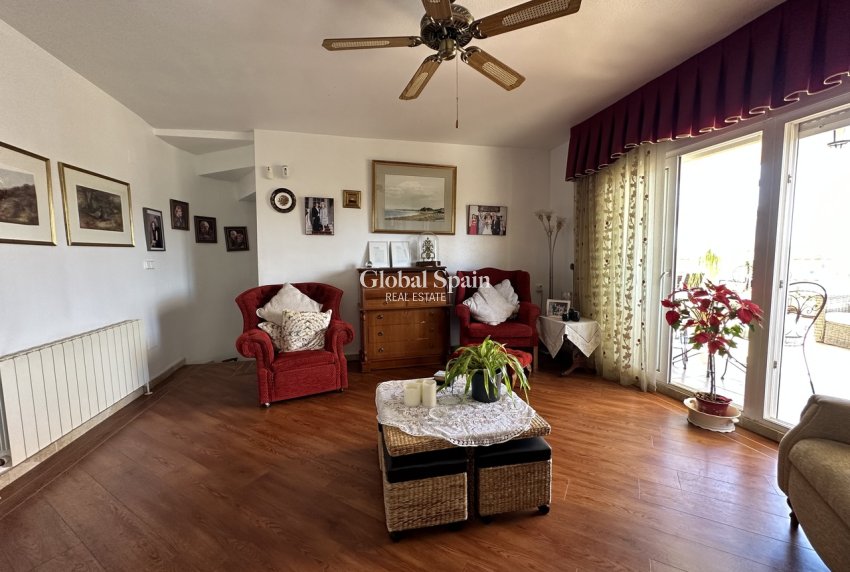 Wederverkoop - VILLA -
VILLAMARTÍN - Costa Blanca