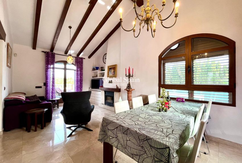 Wederverkoop - VILLA -
VILLAMARTÍN - Costa Blanca