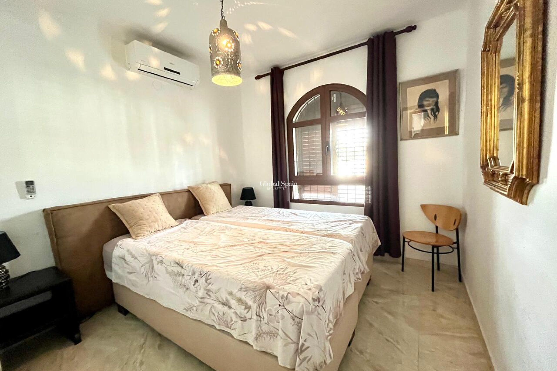 Wederverkoop - VILLA -
VILLAMARTÍN - Costa Blanca
