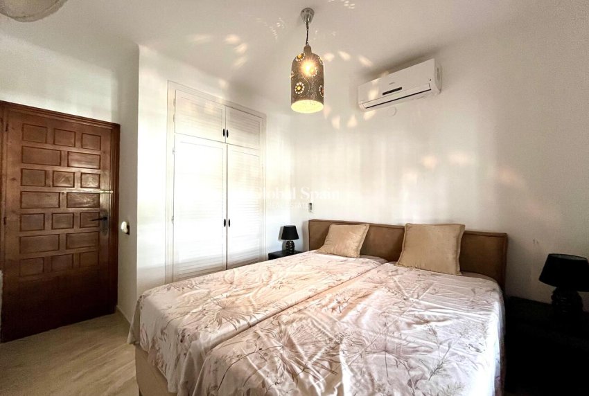 Wederverkoop - VILLA -
VILLAMARTÍN - Costa Blanca