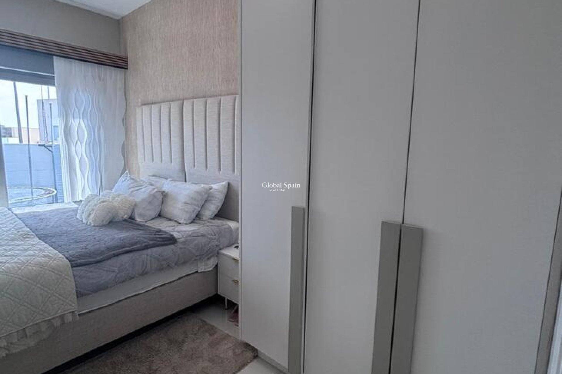 Wederverkoop - VILLA -
VILLAMARTÍN - Costa Blanca