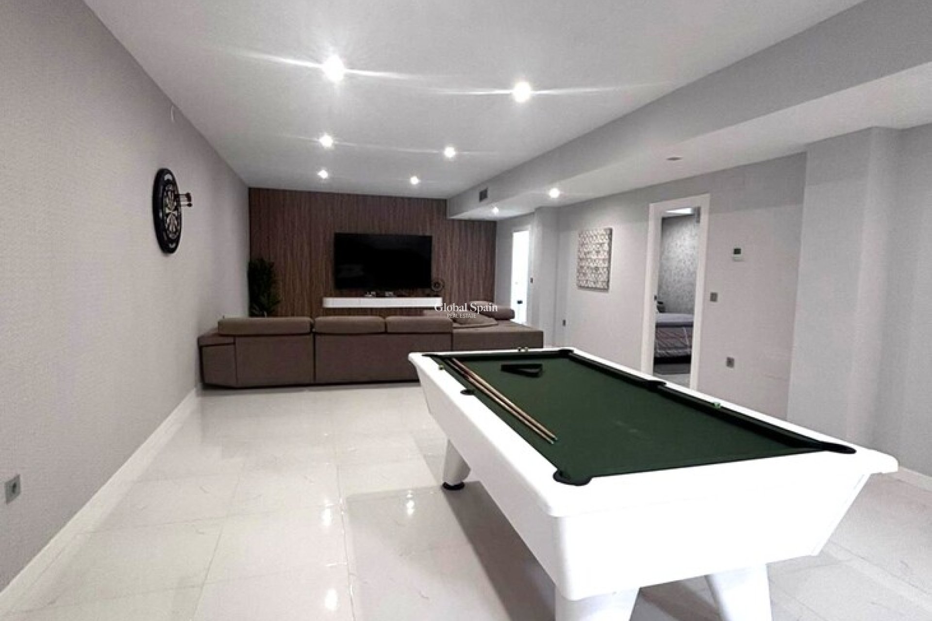 Wederverkoop - VILLA -
VILLAMARTÍN - Costa Blanca