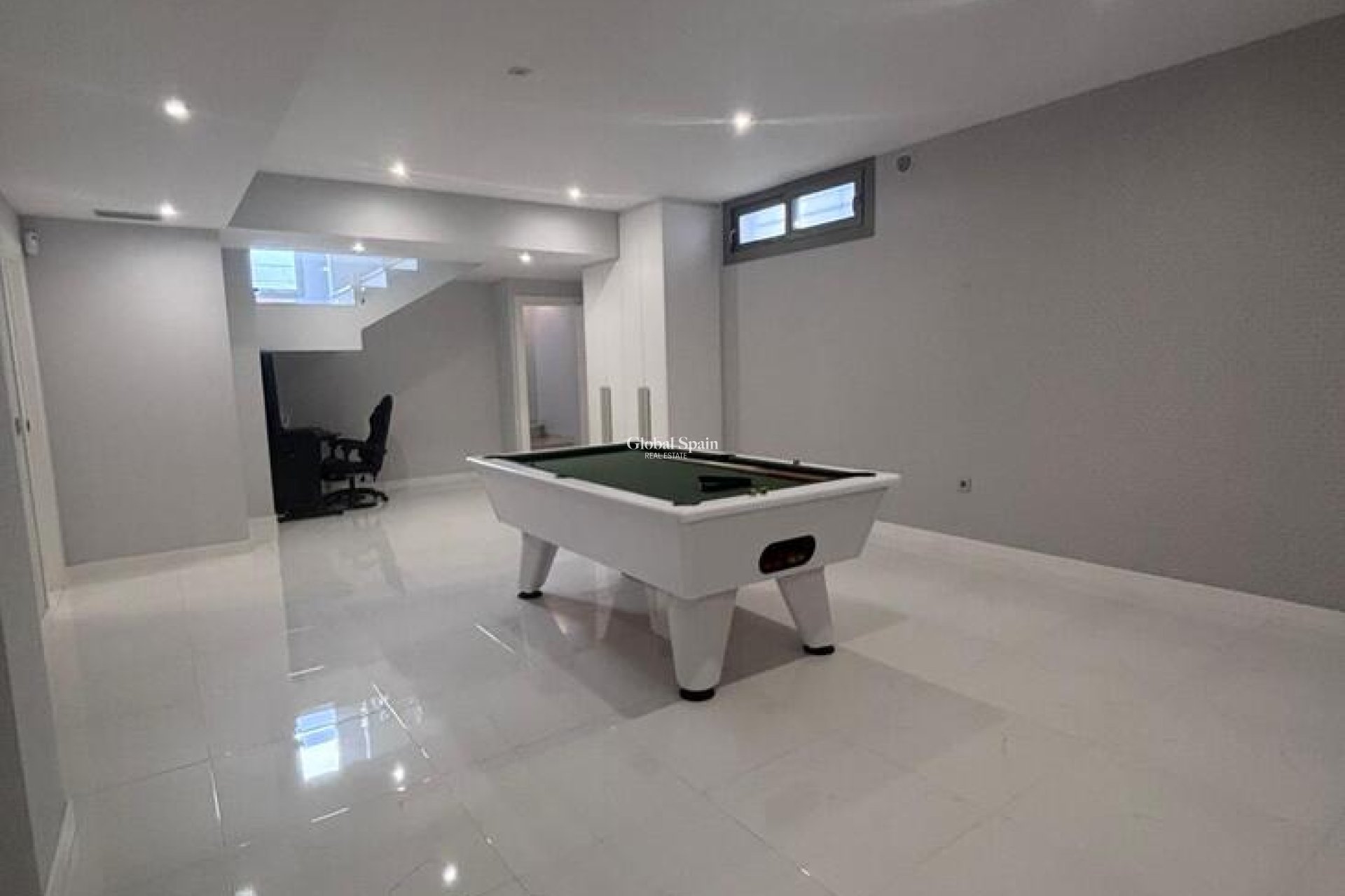 Wederverkoop - VILLA -
VILLAMARTÍN - Costa Blanca