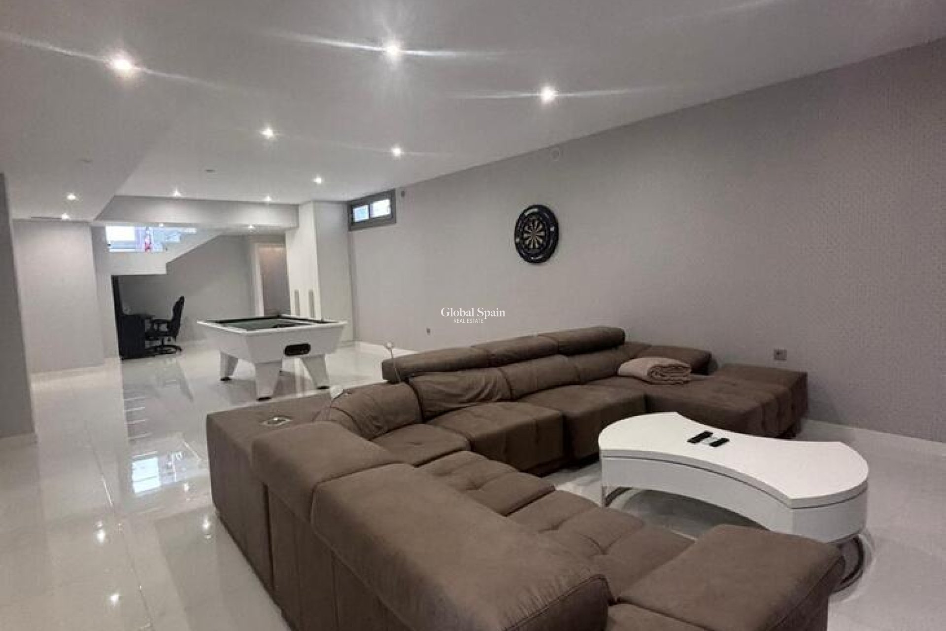 Wederverkoop - VILLA -
VILLAMARTÍN - Costa Blanca